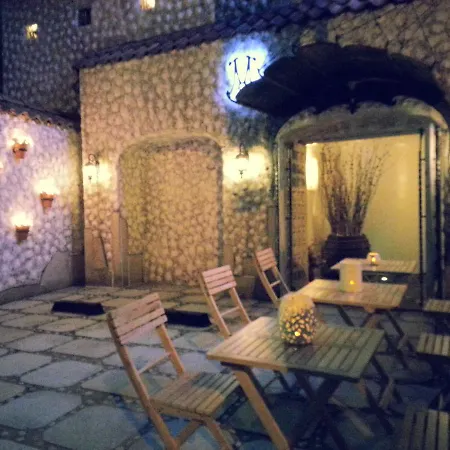 Hotel M